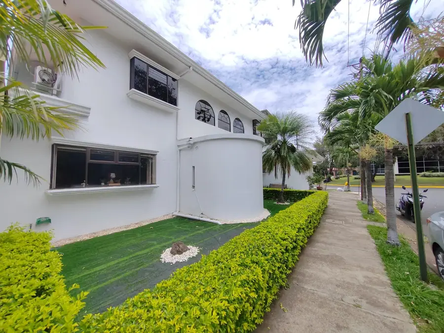 Residencial Los Arcos